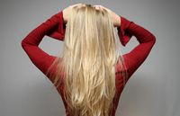 /i//tn_fingrs_through_blonde_hair.jpg